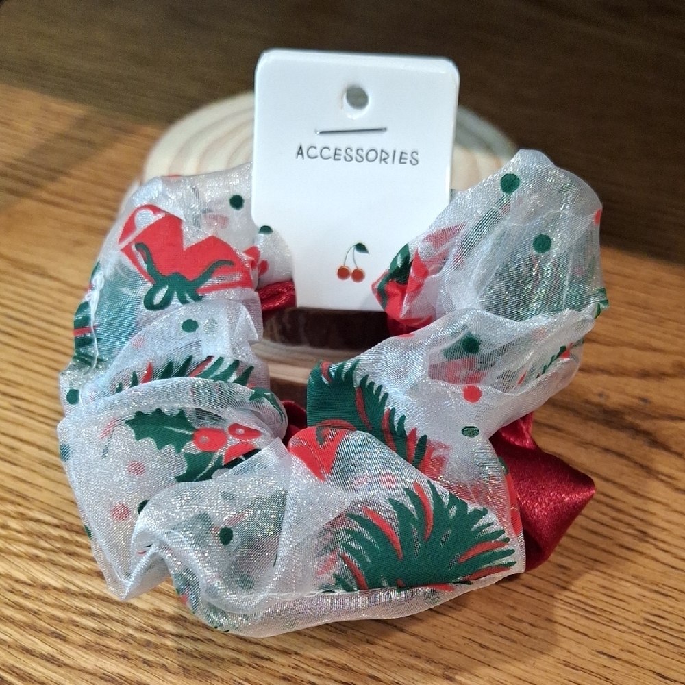 Festive Red & Green Scrunchies